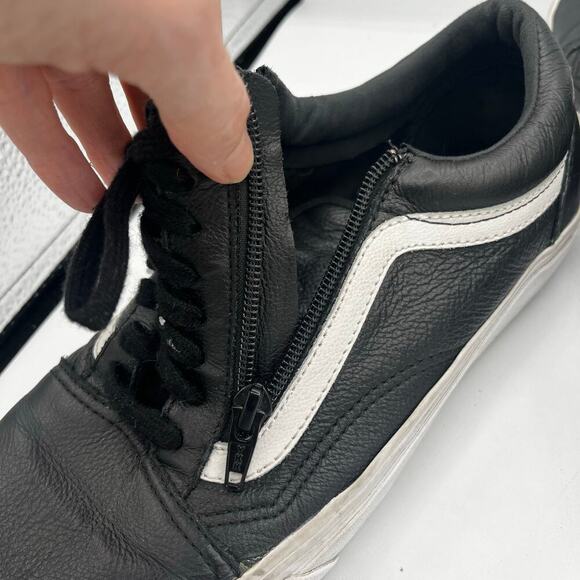 Vans Leather Zip Up Old Skool Lace Up Sneakers Black White Mens 8.5/ Womens 10 - Picture 4 of 7